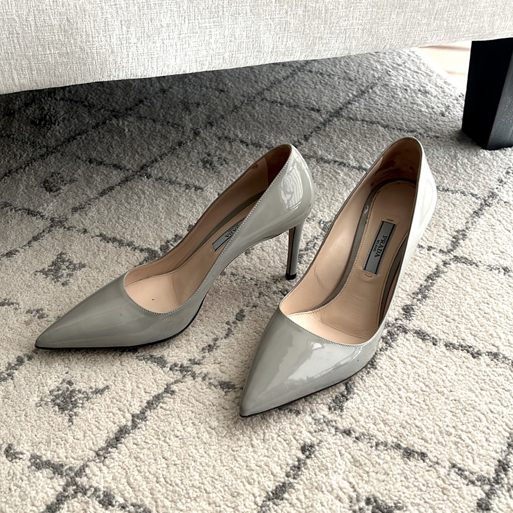 Prada Saffiano Stilleto Pumps Heels Pointed Toe sz 6 / 36